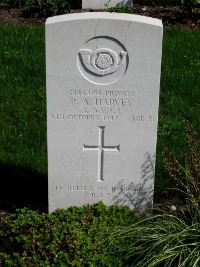 Klagenfurt War Cemetery - Harvey, R A